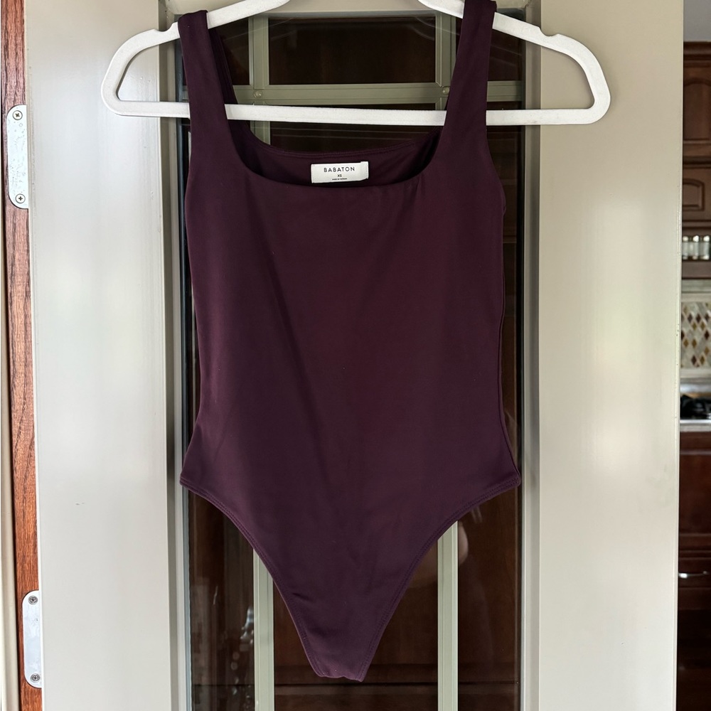 Babaton Contour Squareneck Bodysuit